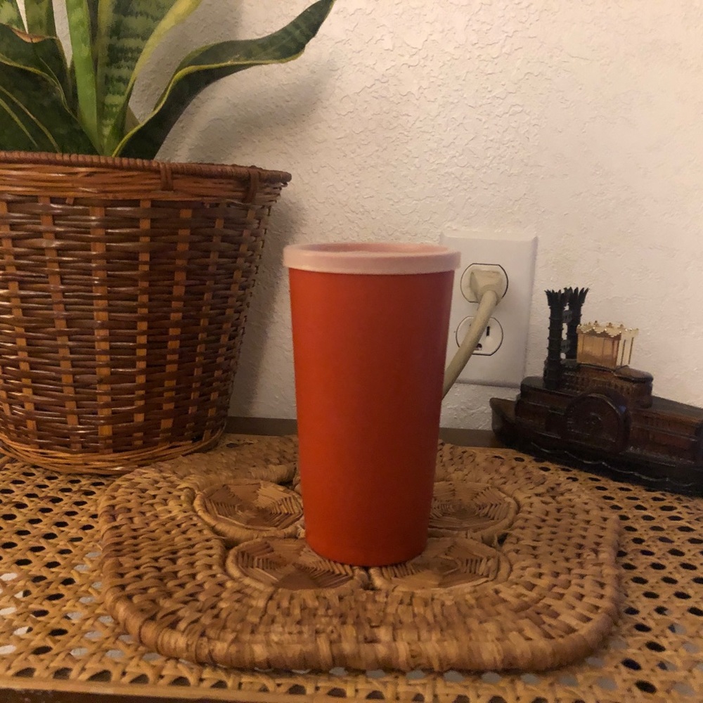 Red Tupperware 873 Tumbler with Lid 297